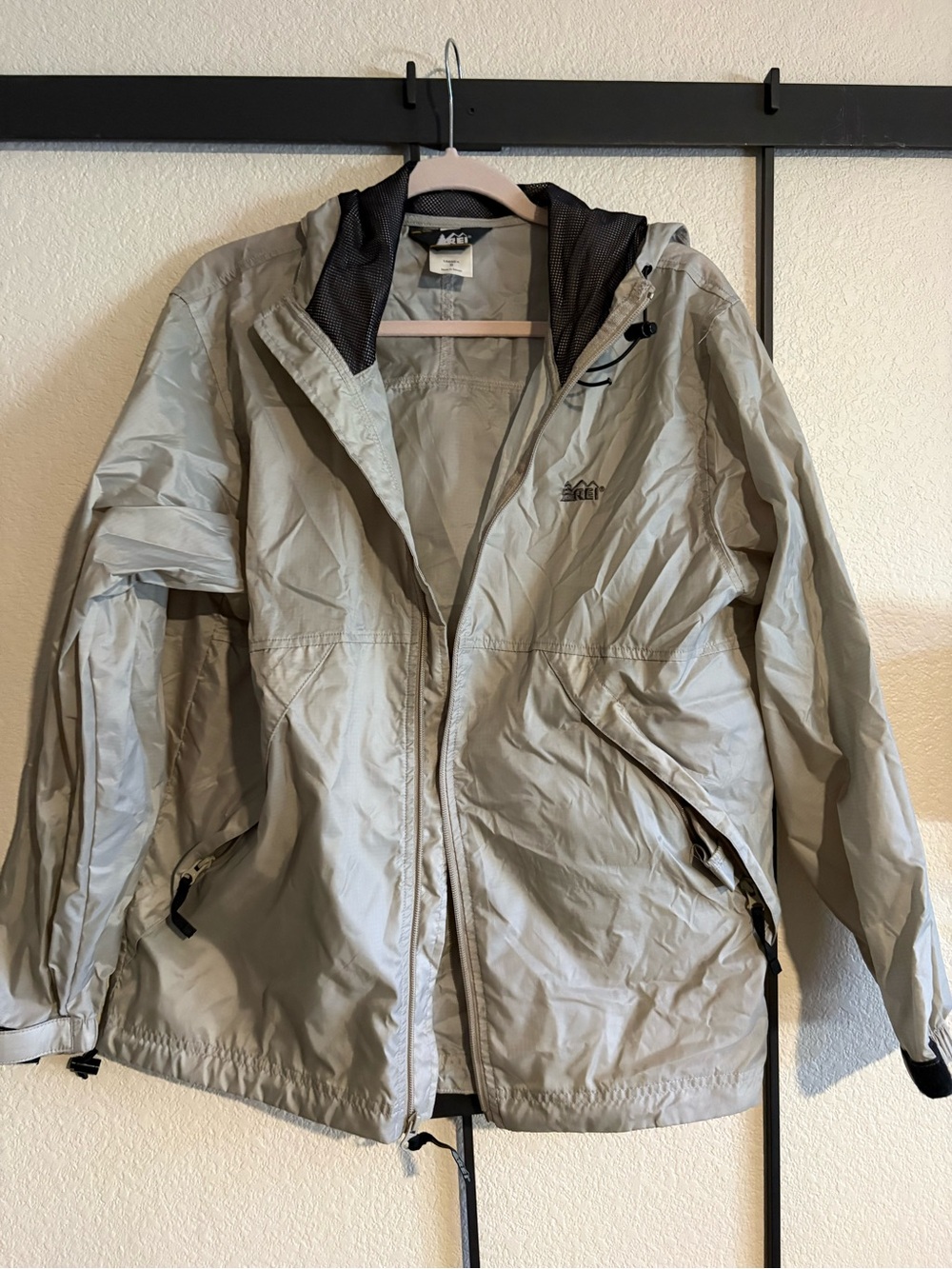 REI Unisex Hooded Jacket — Light Gray